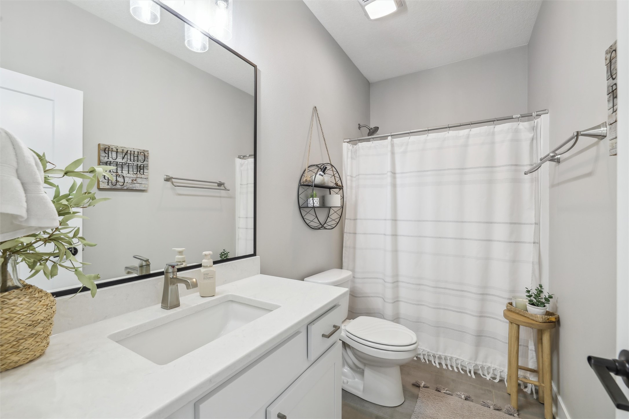 3029 Devonshire Parkway, Clive, Iowa image 6