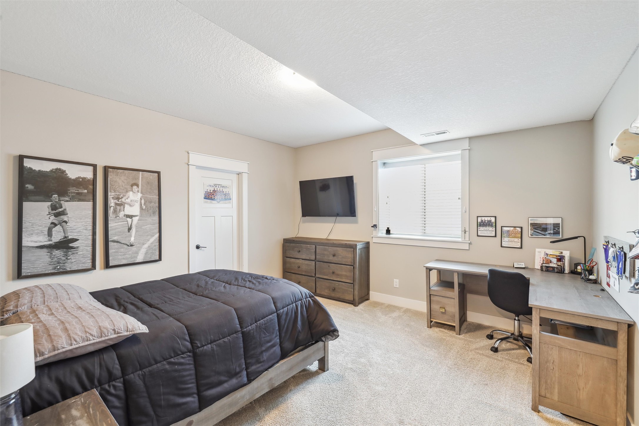 3029 Devonshire Parkway, Clive, Iowa image 31