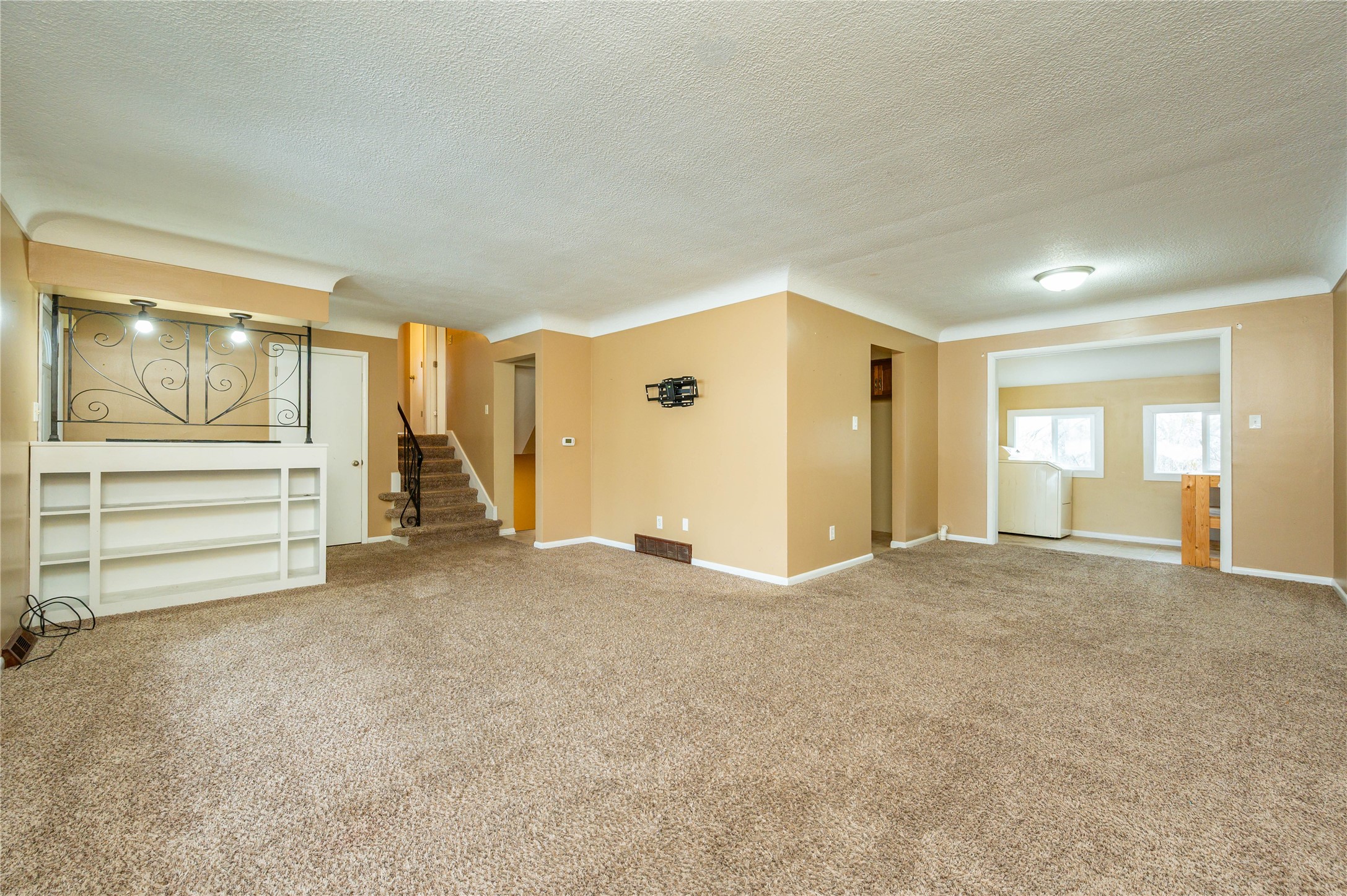 1215 S 16th Avenue W