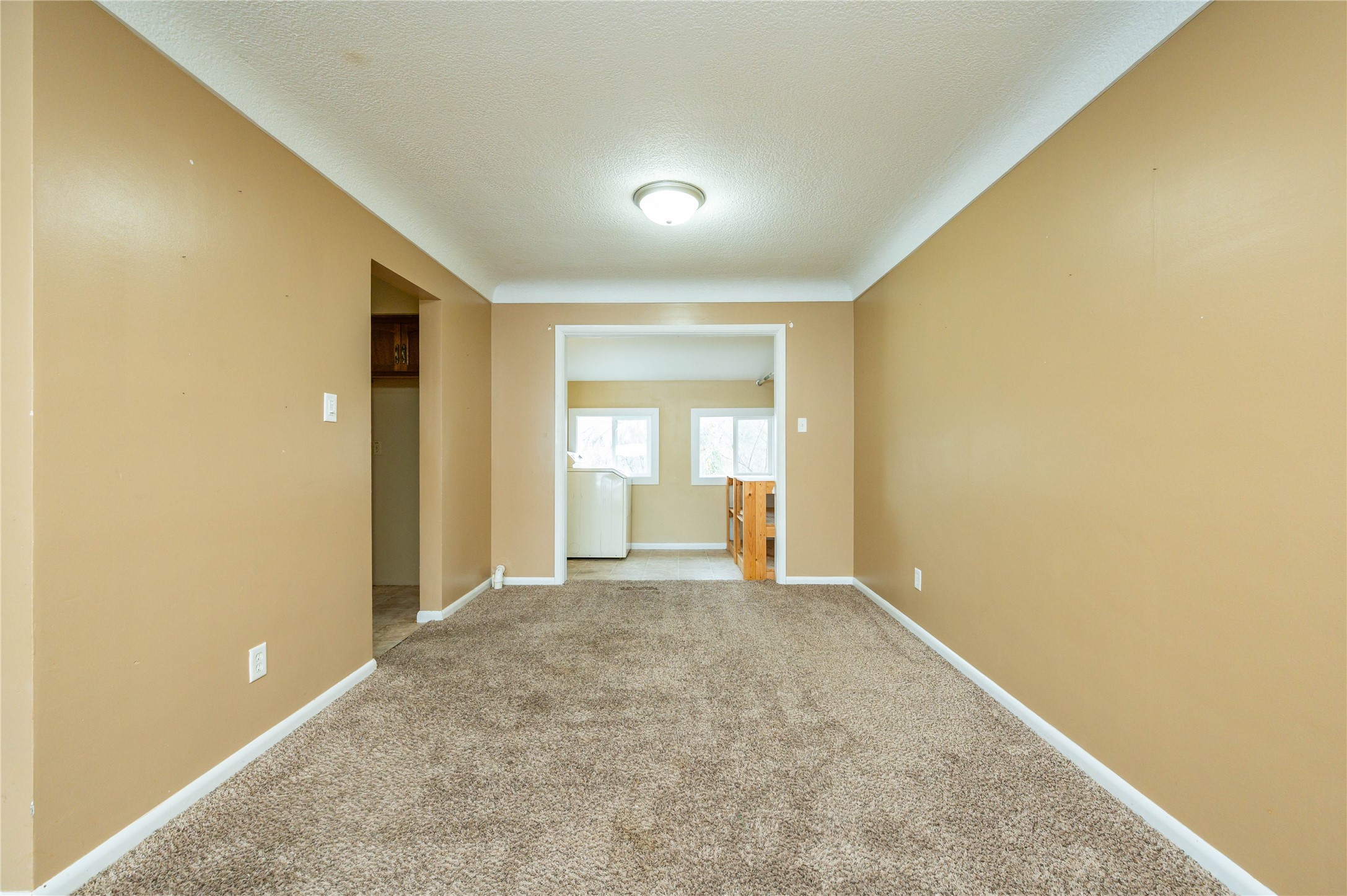 1215 S 16th Avenue W