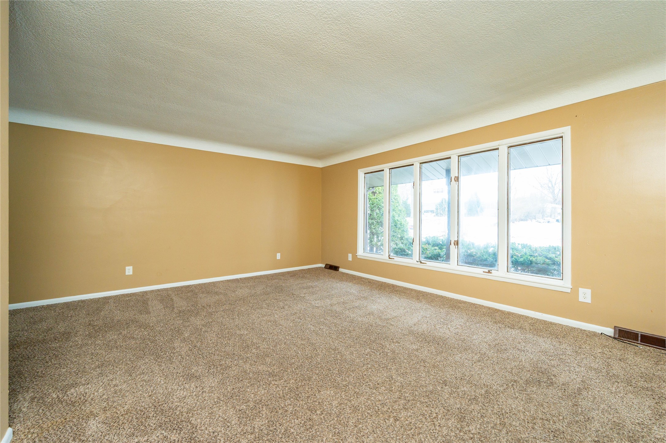 1215 S 16th Avenue W