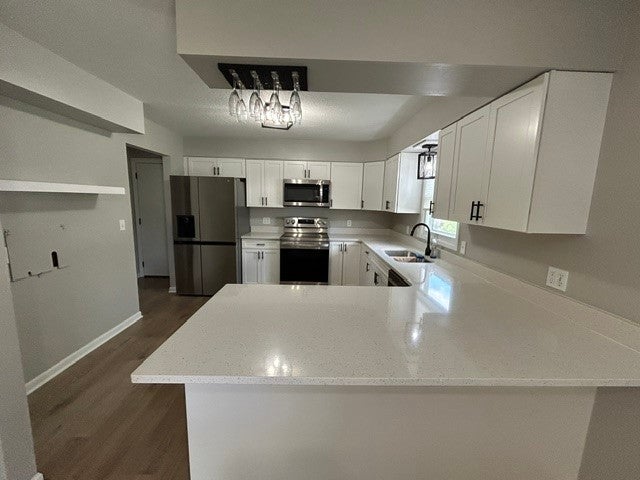 409 E 10th Street - Photo 3