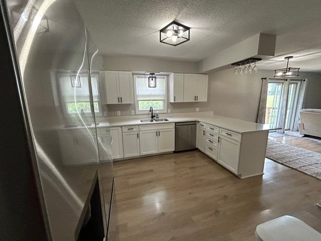 409 E 10th Street - Photo 4