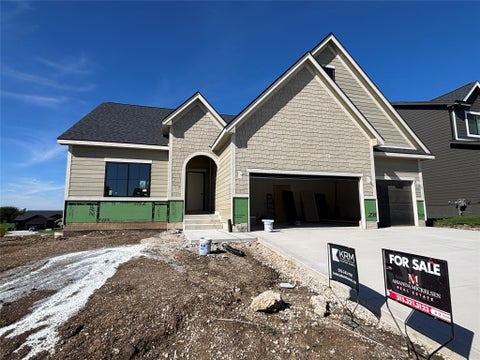Homes For Sale - 1841 Silver Maple Drive<br/> Norwalk, IA 50211