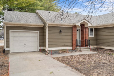 Condo For Sale - 5408 Vista Drive<br/> West Des Moines, IA 50266