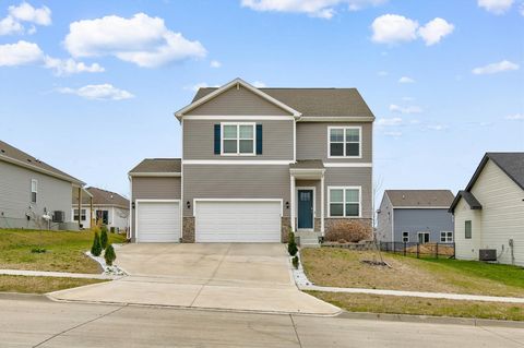 Homes For Sale - 3890 Fieldstone Drive<br/> Waukee, IA 50263