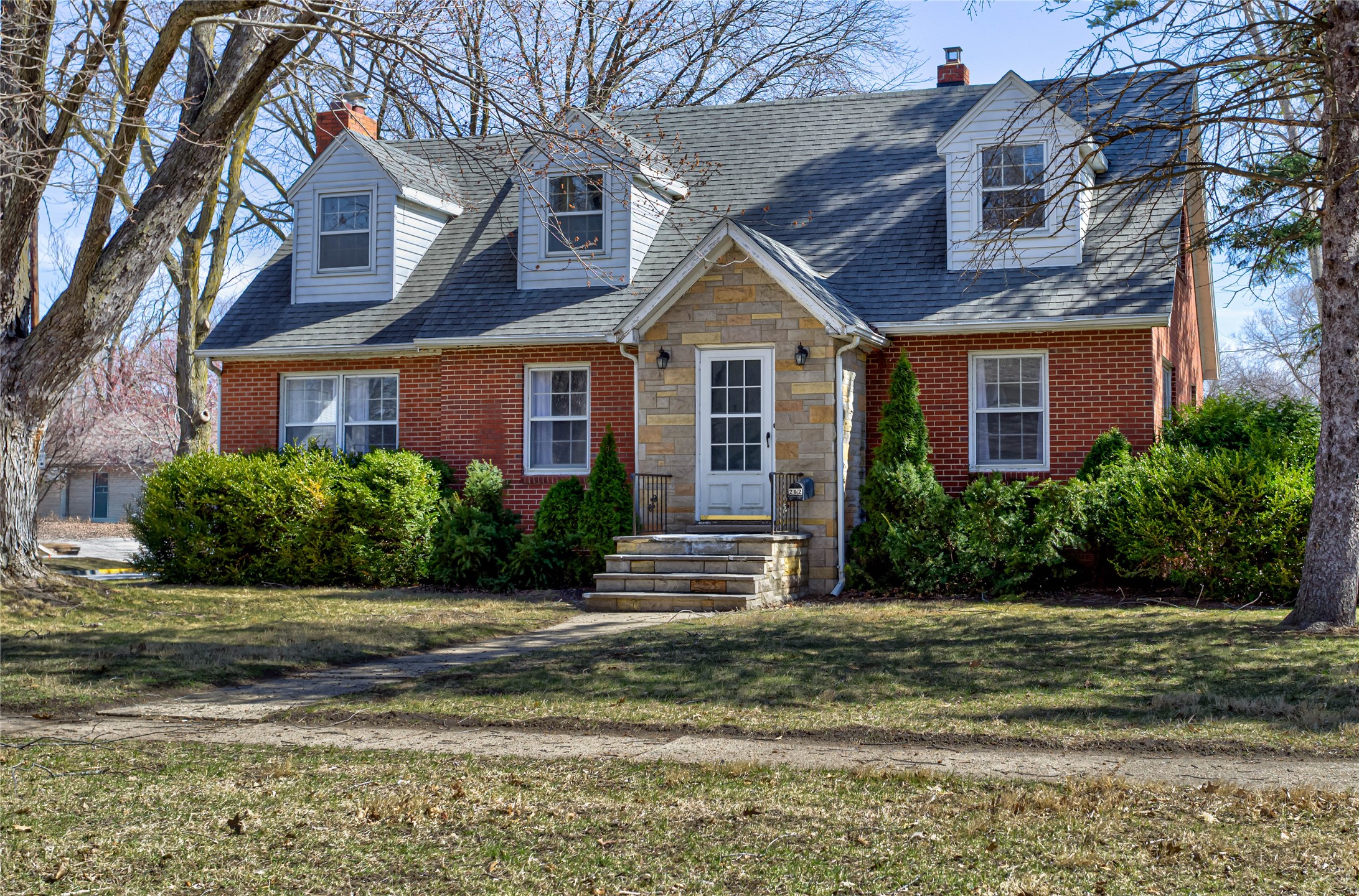 202 S Hazel Avenue, Ames, Iowa image 1