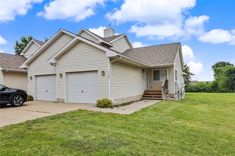 Condo For Sale - 1121 10th Avenue<br/> Polk County, Altoona, IA 50009