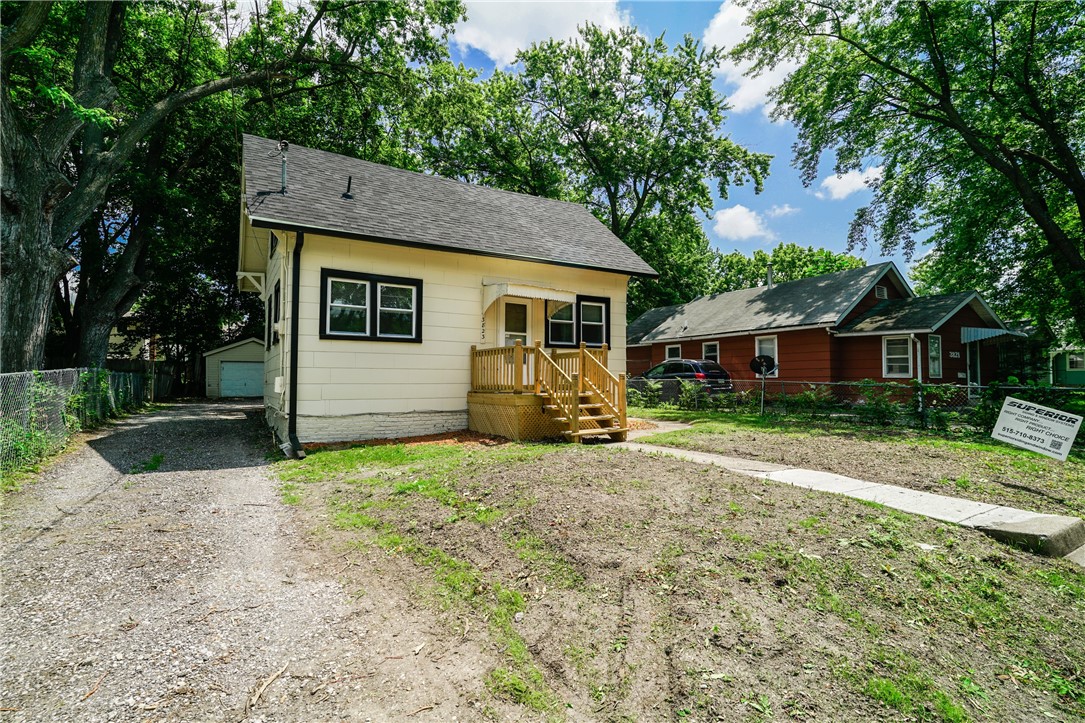 1506 Sugar Grove Avenue, Dallas Center, Iowa image 1