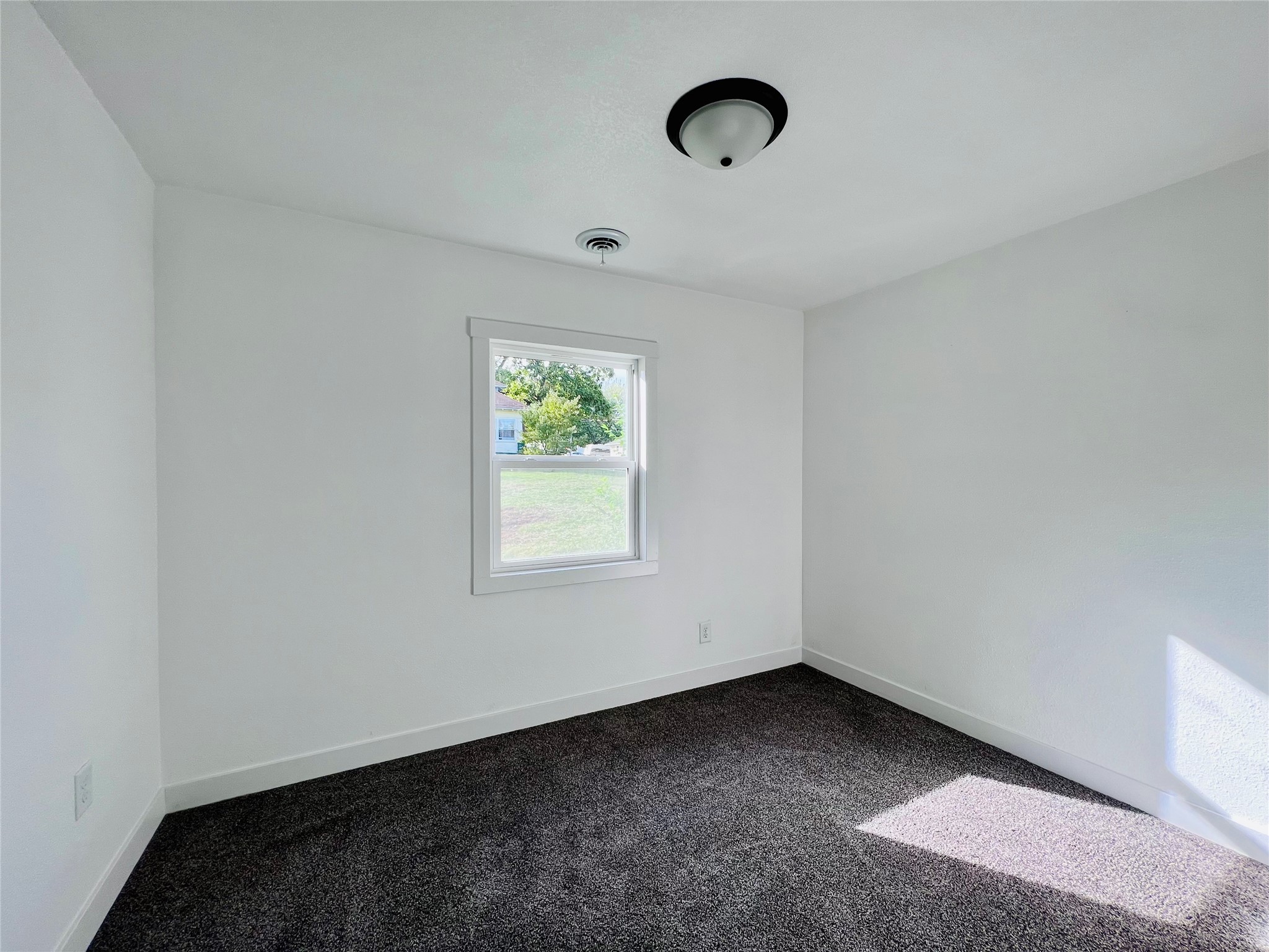 1402 E Marion Street, Knoxville, Iowa image 16