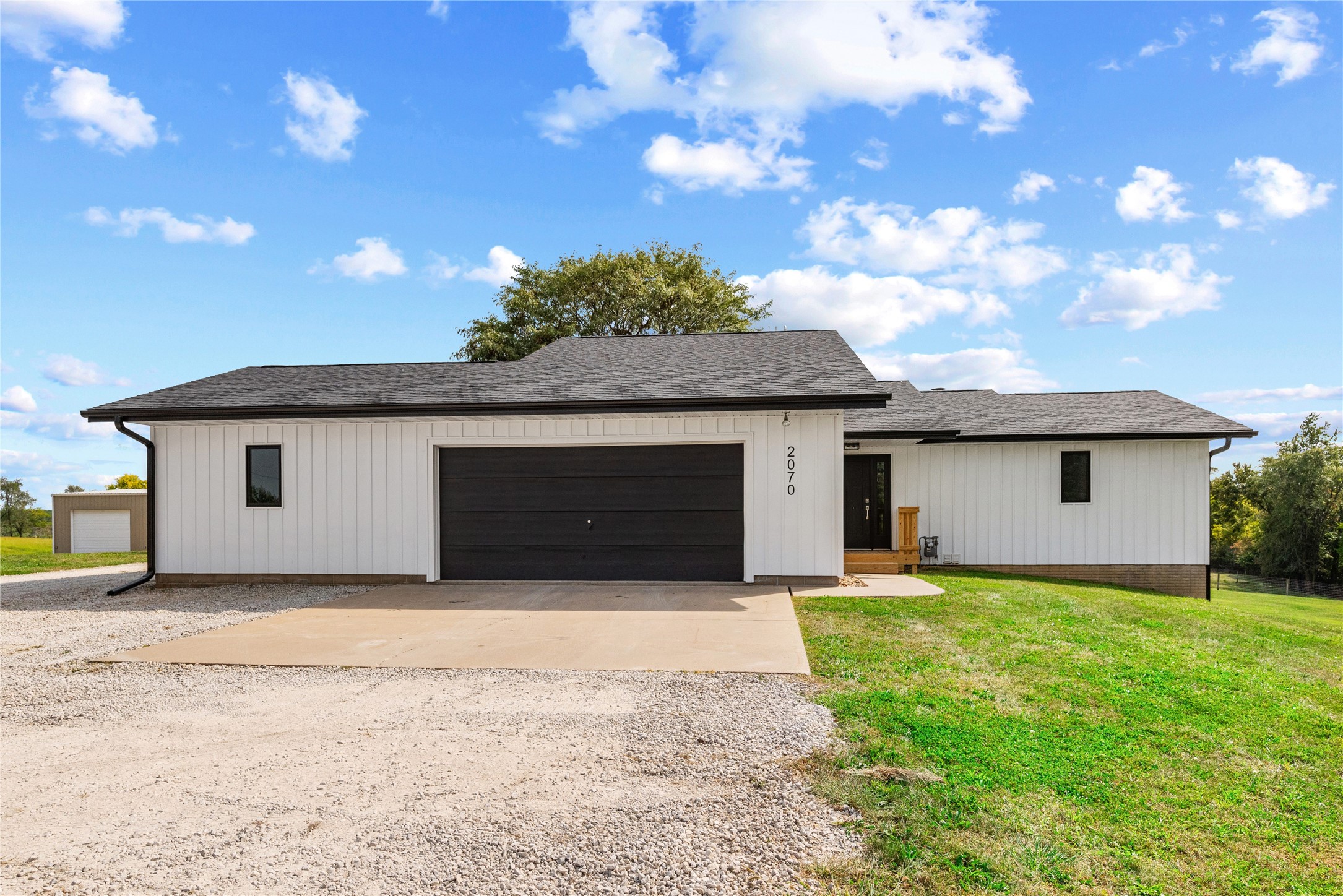 2070 Idaho Drive, Pella, Iowa image 1