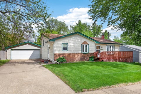 Homes For Sale - 805 Warren Street<br/> De Soto, IA 50069