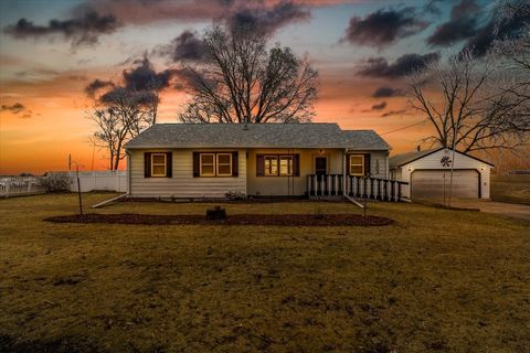 Homes For Sale - 1303 Sugar Grove Avenue<br/> Dallas Center, IA 50063