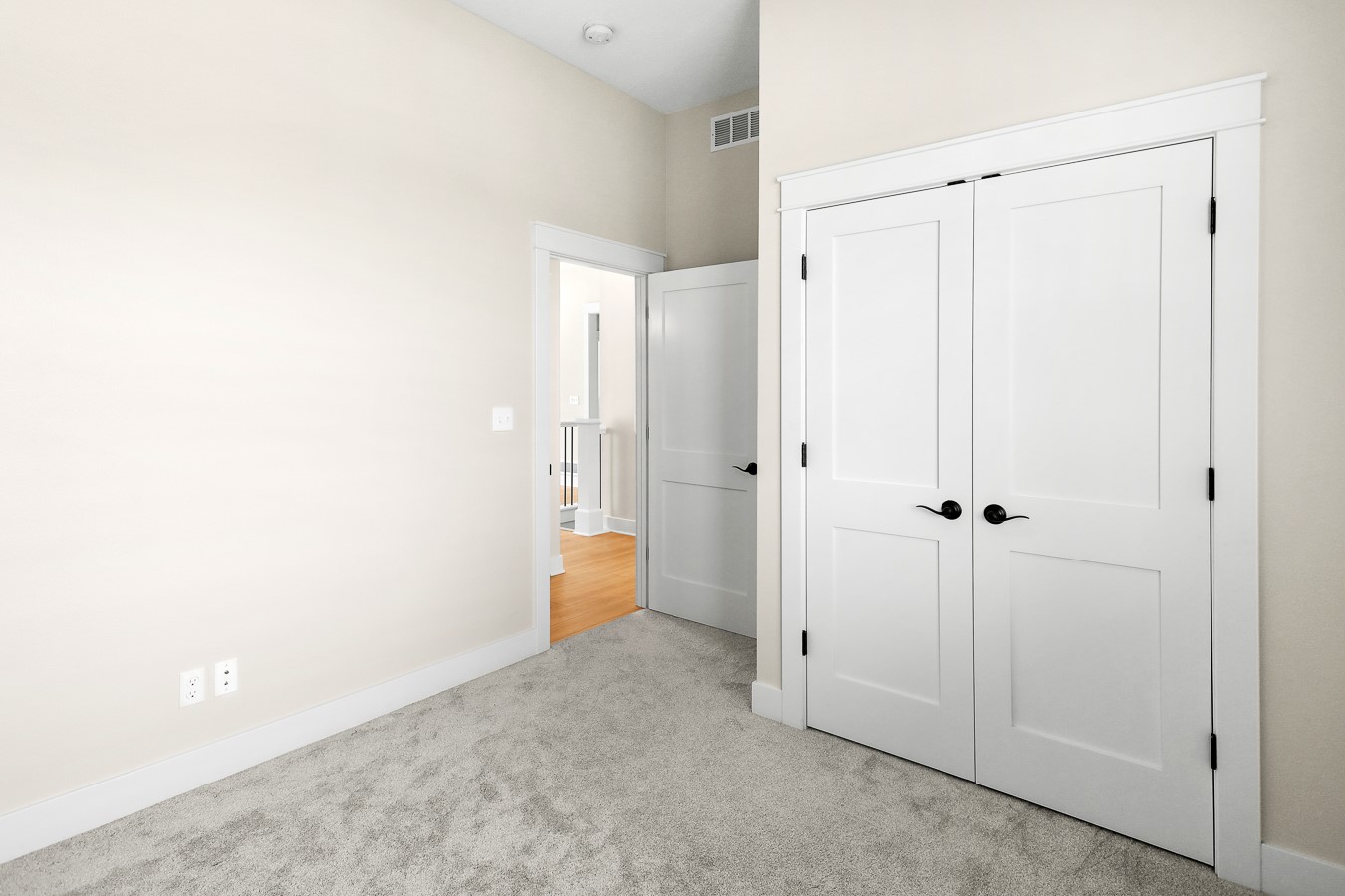2905 Indigo Lane, Pella, Iowa image 12