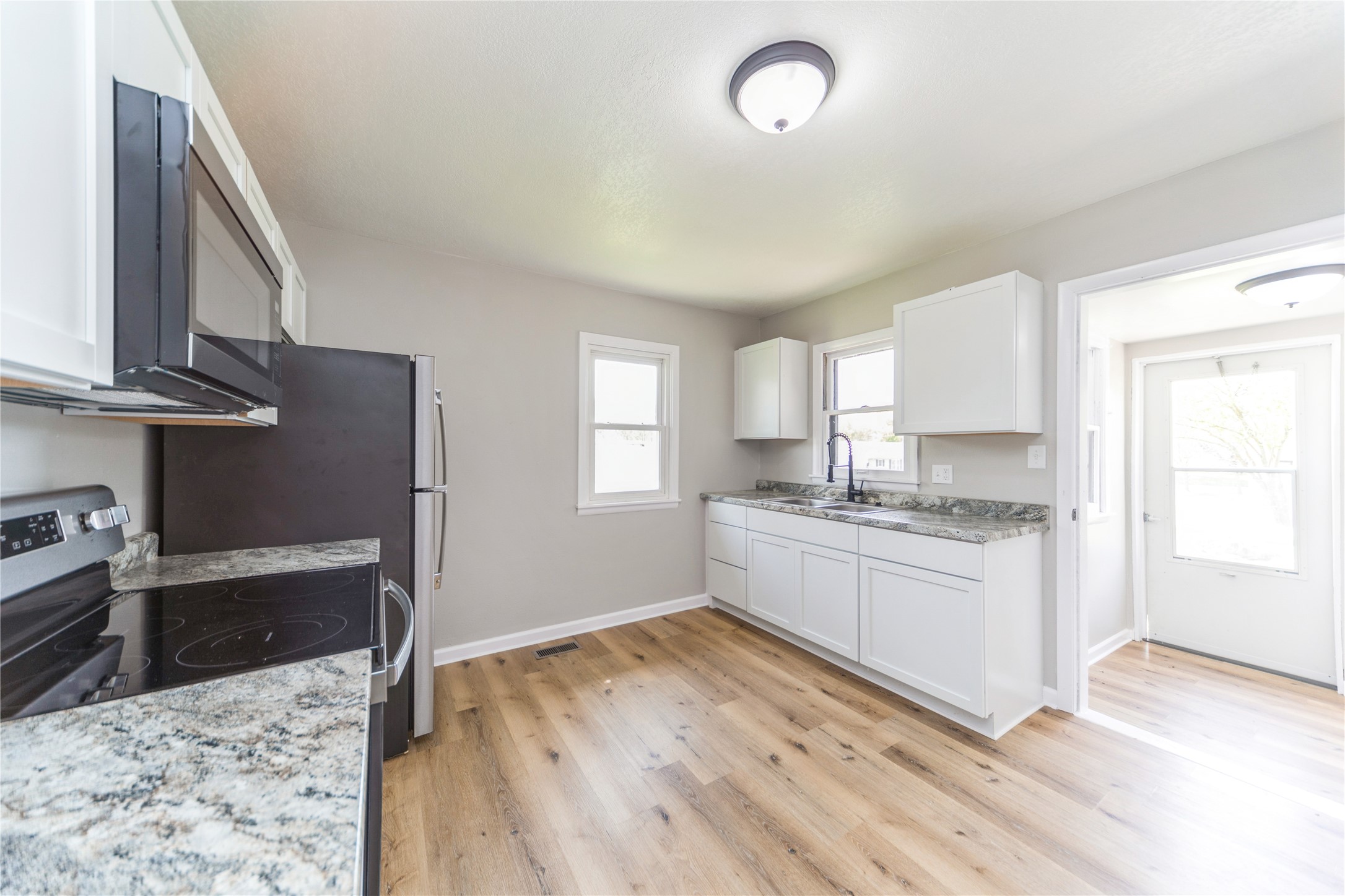 408 E Benton Street, Winterset, Iowa image 4