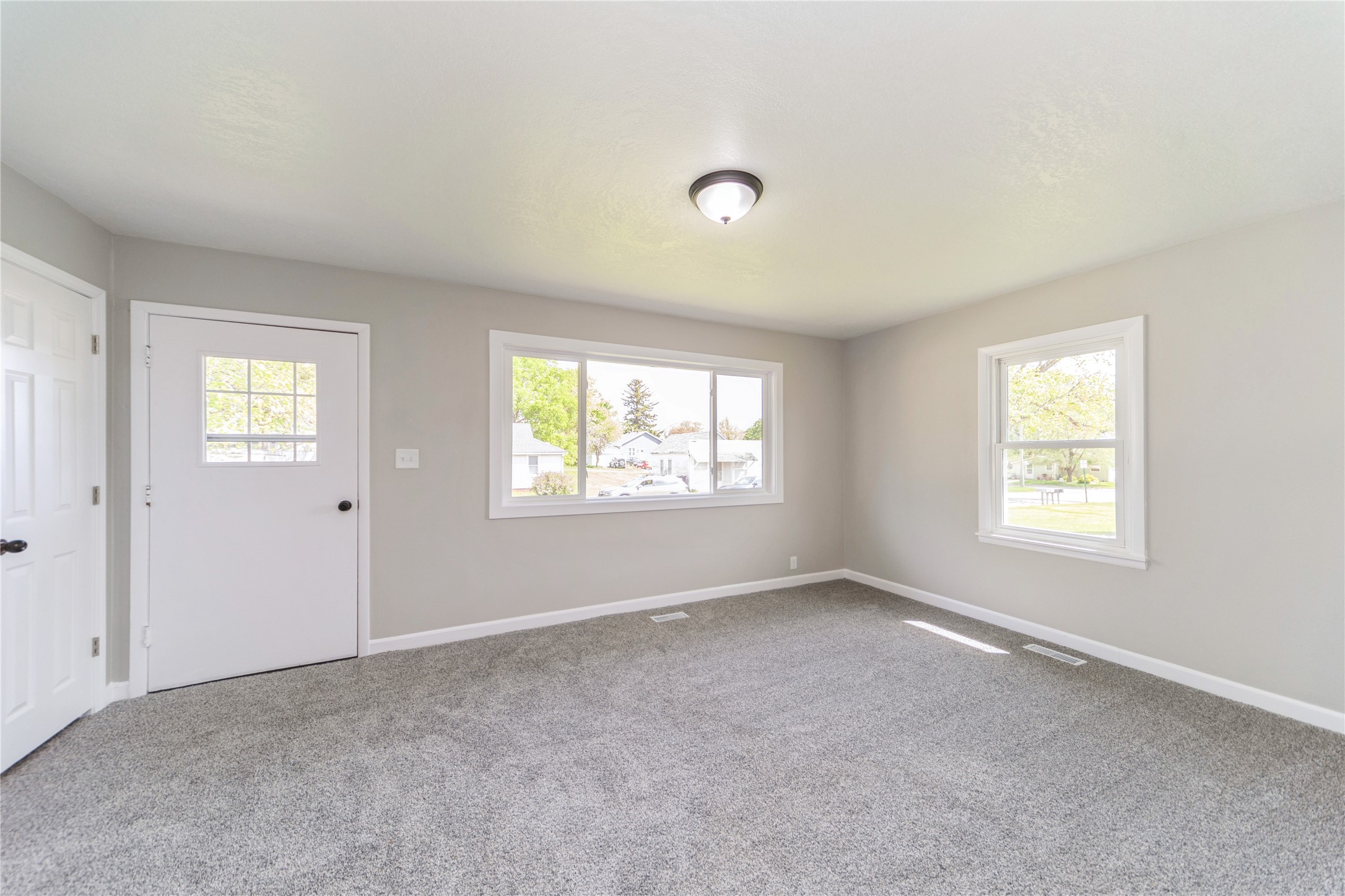 408 E Benton Street, Winterset, Iowa image 6