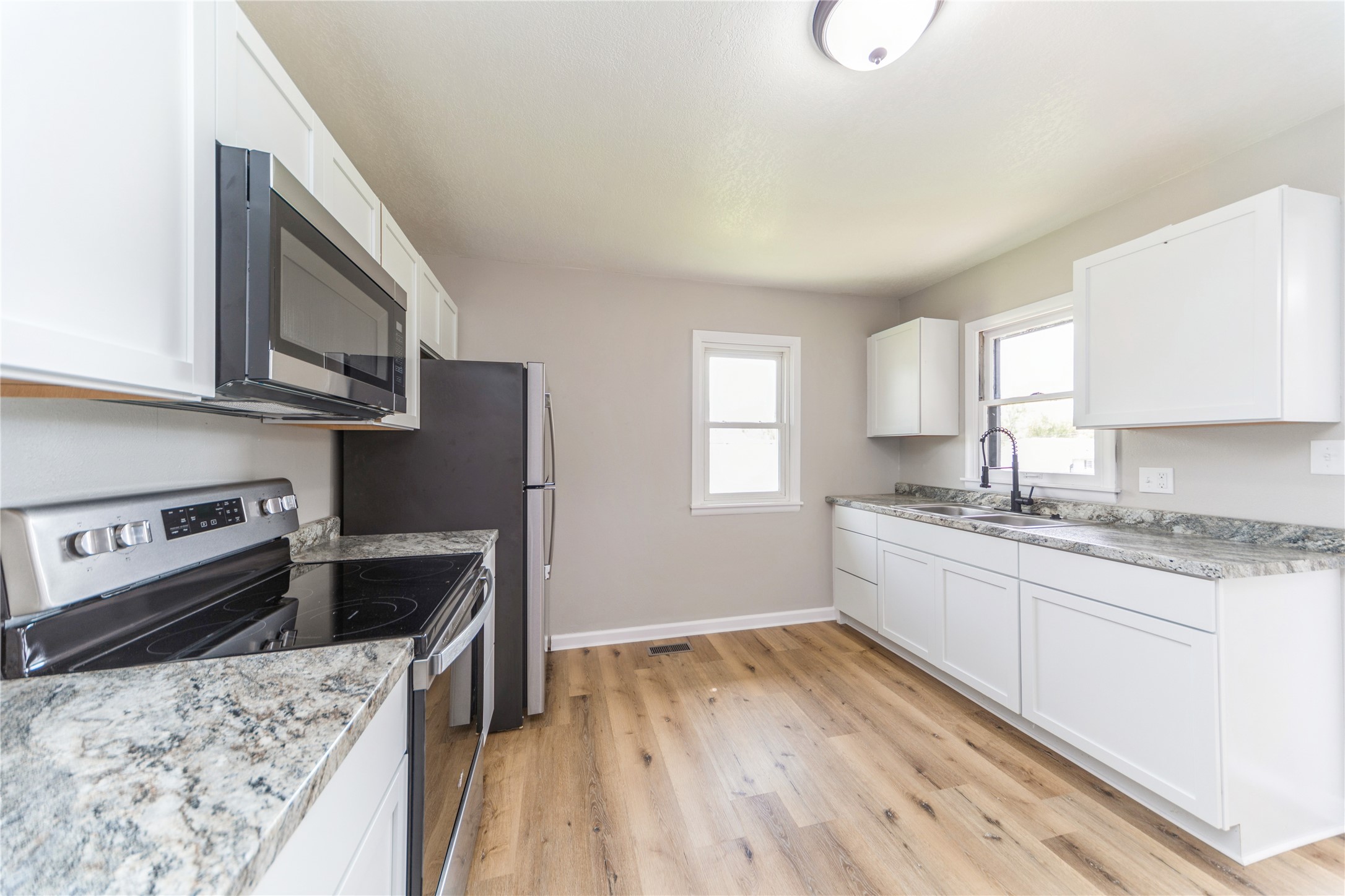 408 E Benton Street, Winterset, Iowa image 3