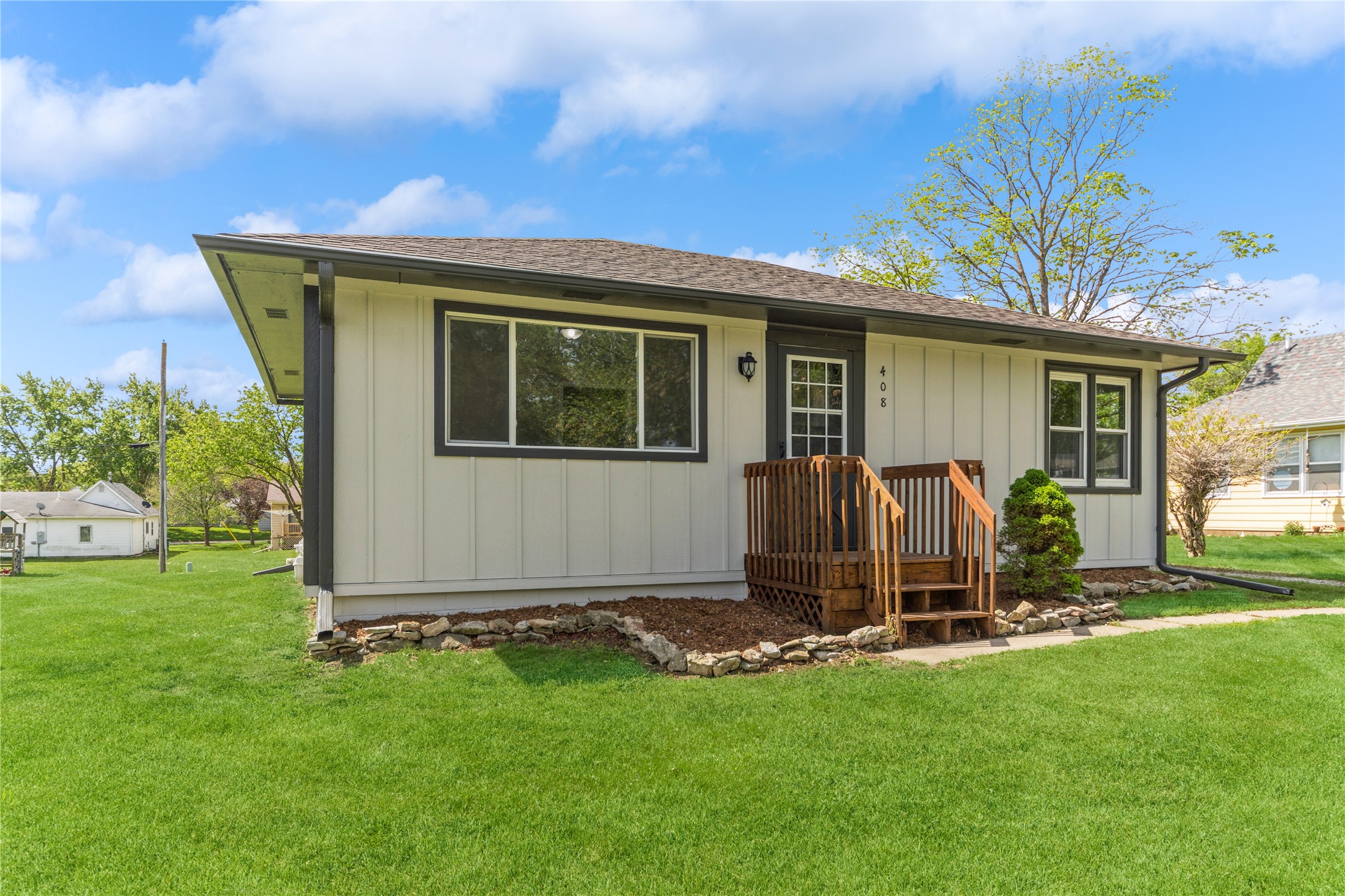 408 E Benton Street, Winterset, Iowa image 2