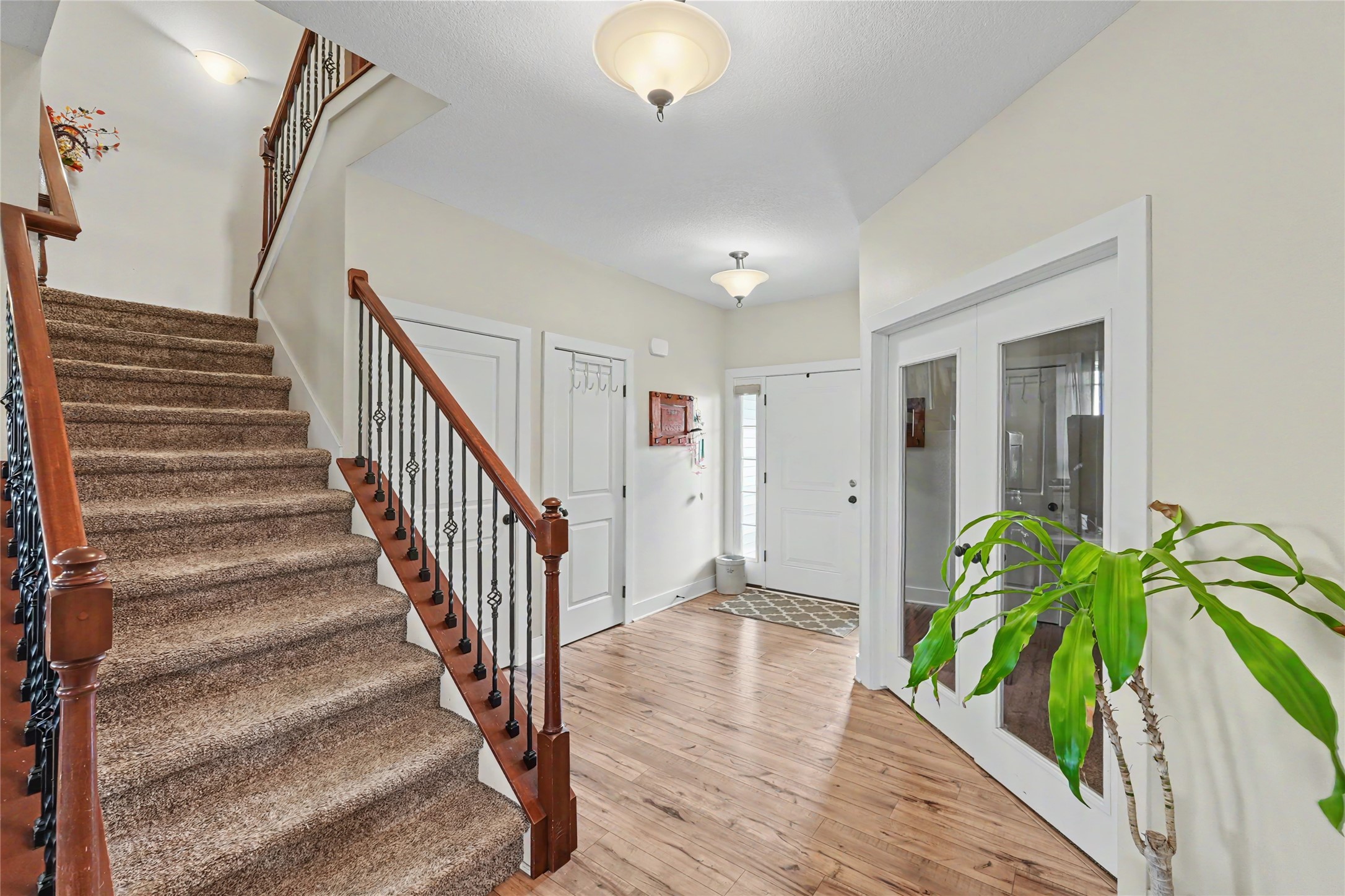 405 NE Fox Run Trail