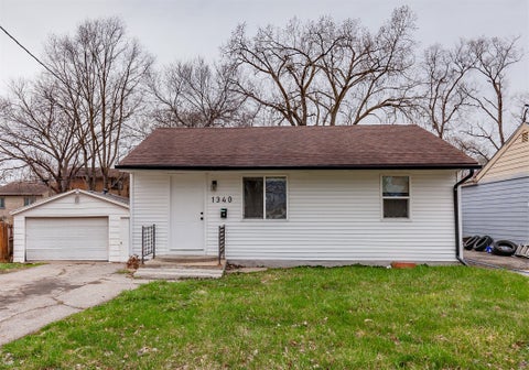 Homes For Sale - 1340 E 17th Court<br/> Des Moines, IA 50316