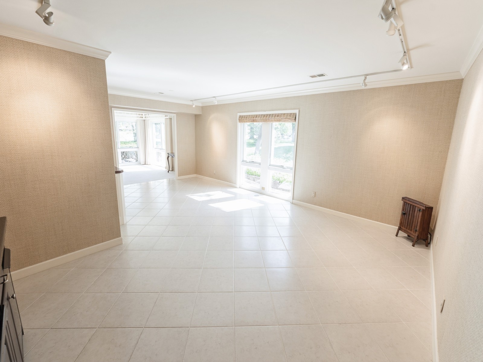 4004 Grand Avenue #103, Des Moines, Iowa image 6