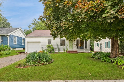 Homes For Sale - 5625 Brattleboro Avenue<br/> Des Moines, IA 50311