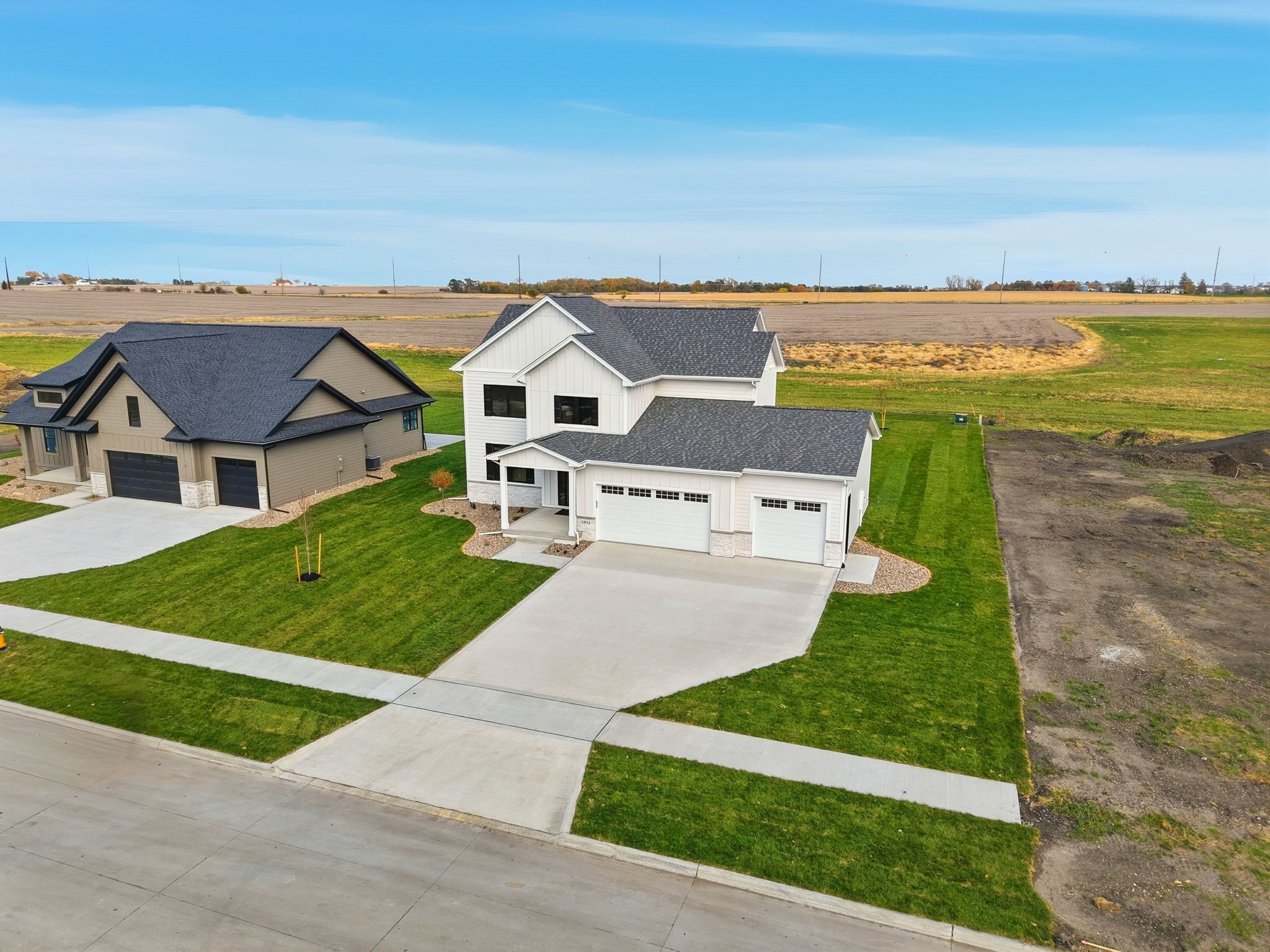 1911 NE Pond View Court