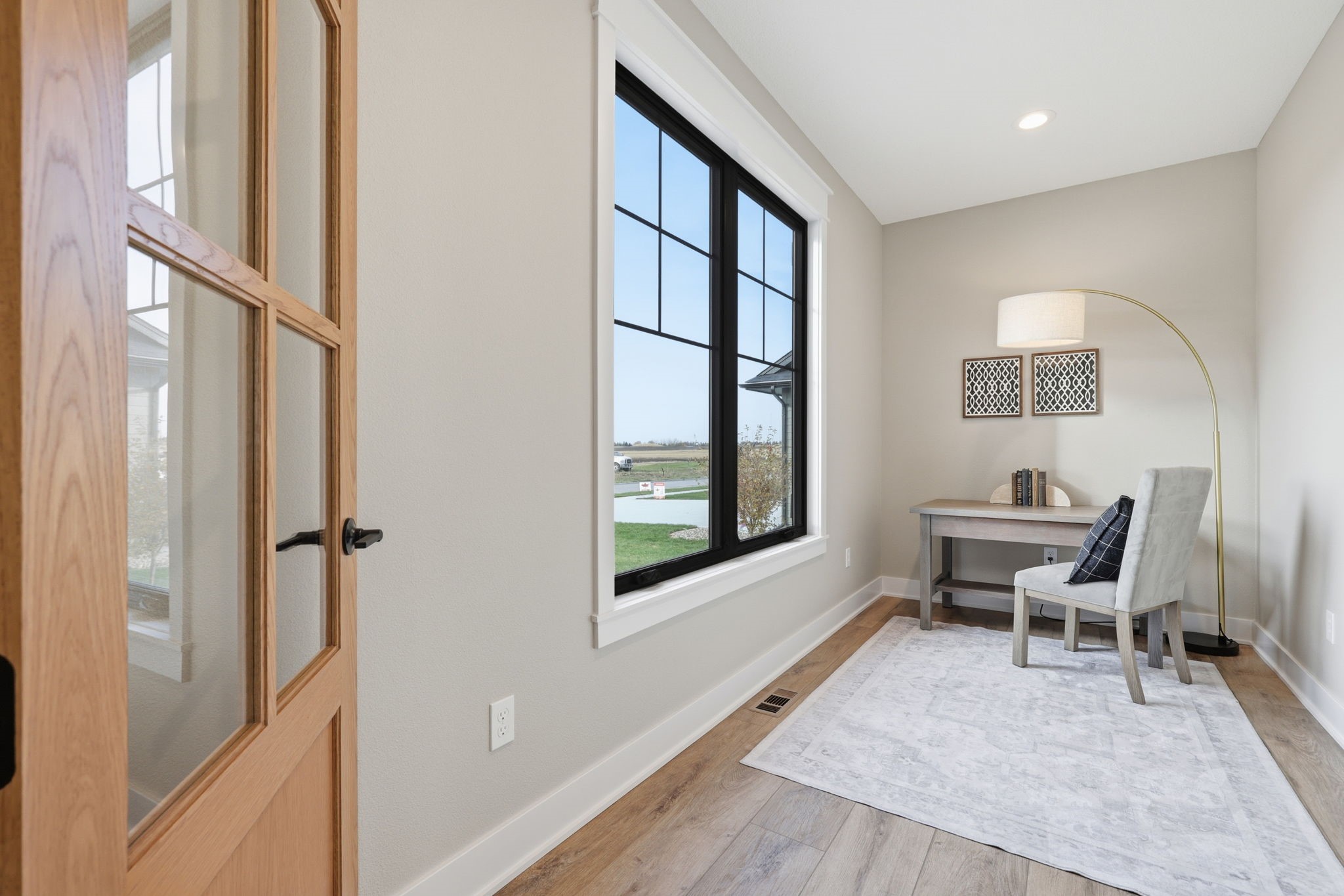 1911 NE Pond View Court