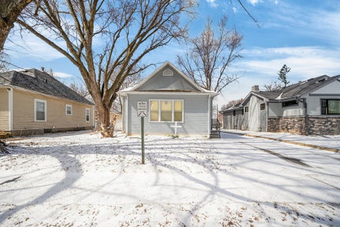 Homes For Sale - 2342 Amherst Street<br/> Des Moines, IA 50313