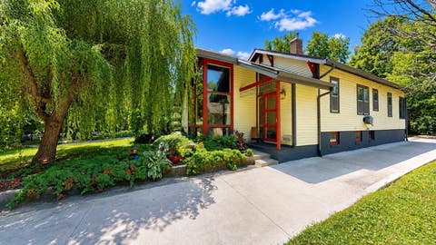 Homes For Sale - 110 51st Street<br/> Des Moines, IA 50312