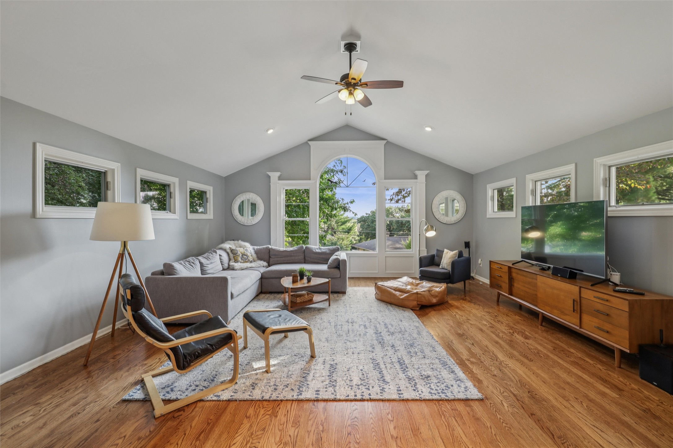 3939 River Oaks Drive