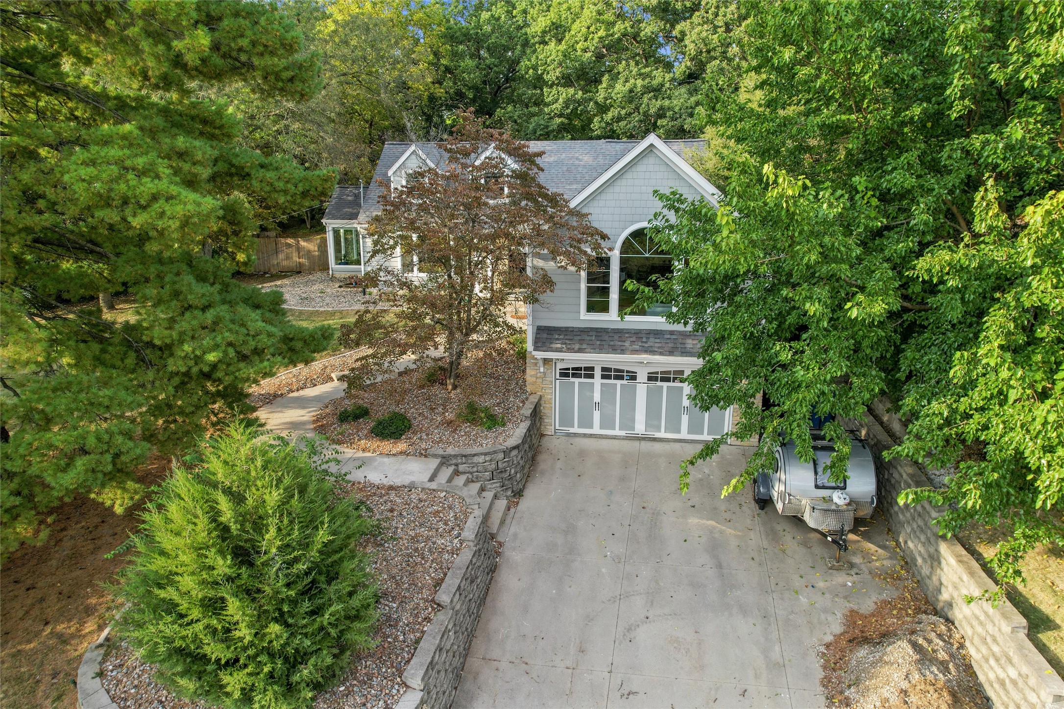 3939 River Oaks Drive