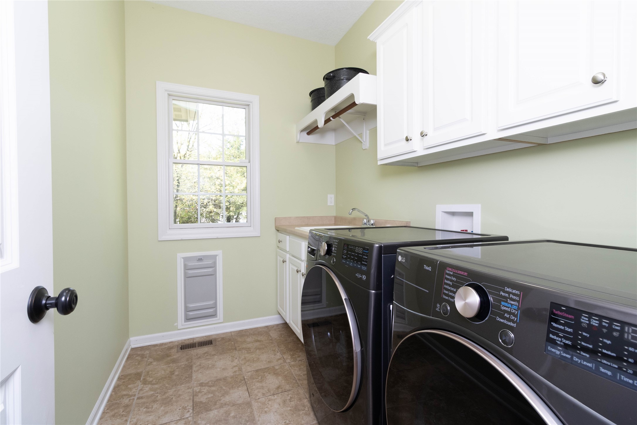 2013 Winding Creek Circle, Polk City, Iowa image 15