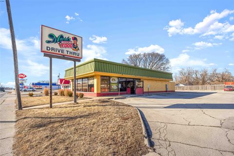 5405 Douglas Avenue Des Moines IA 50310