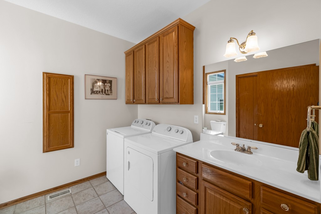 2125 W 4th Avenue, Indianola, Iowa image 15