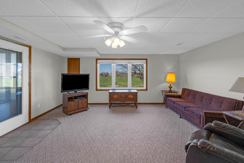2125 W 4th Avenue, Indianola, Iowa image 16