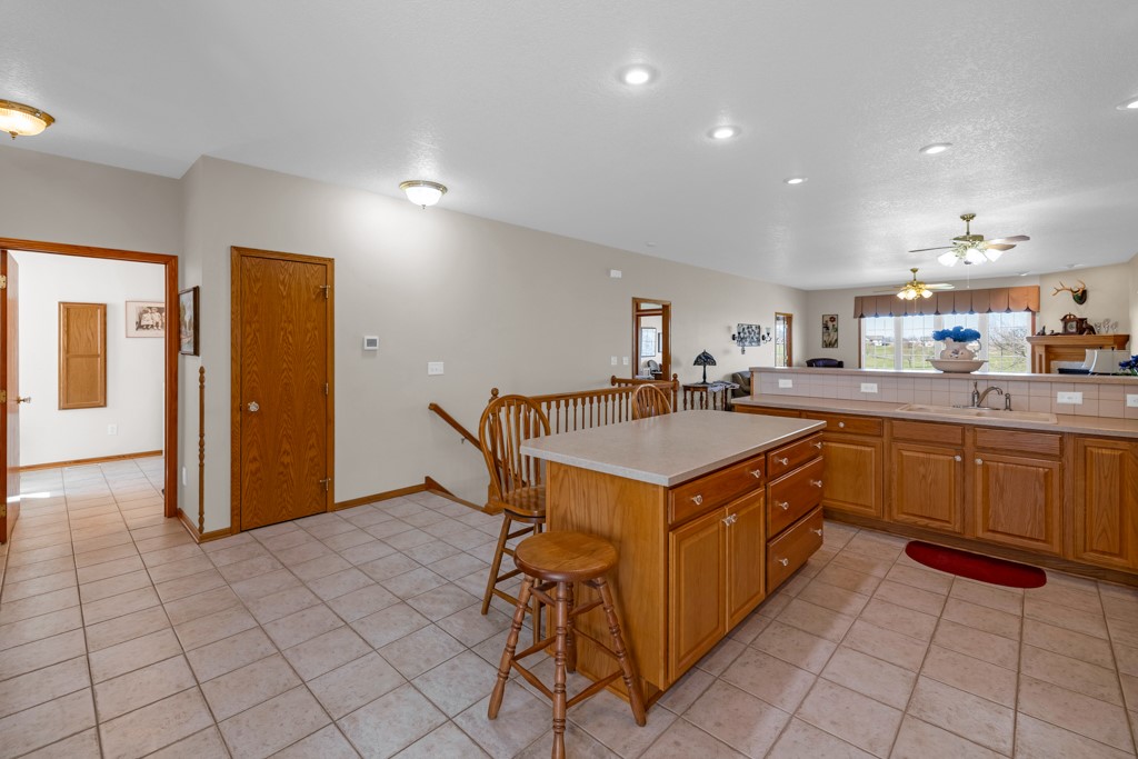 2125 W 4th Avenue, Indianola, Iowa image 4