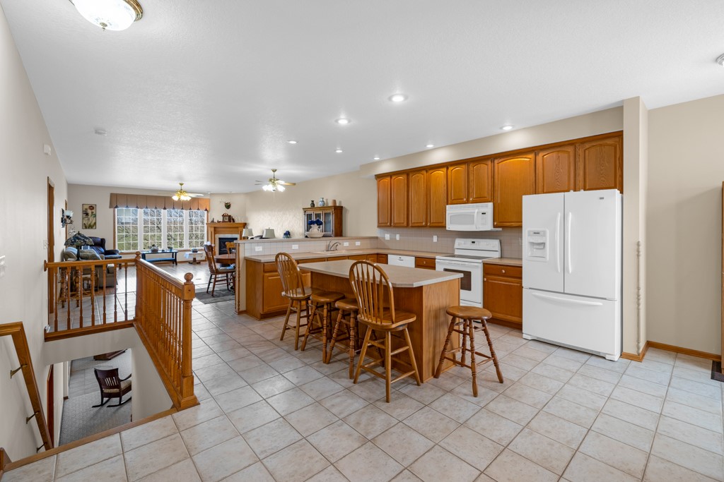 2125 W 4th Avenue, Indianola, Iowa image 6