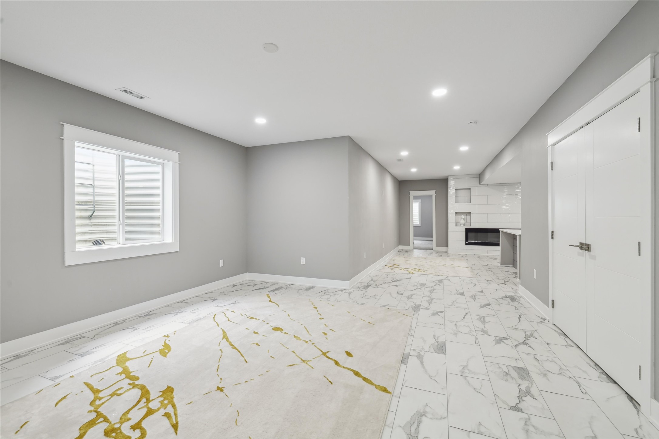 17466 Berkshire Parkway, Clive, Iowa image 24