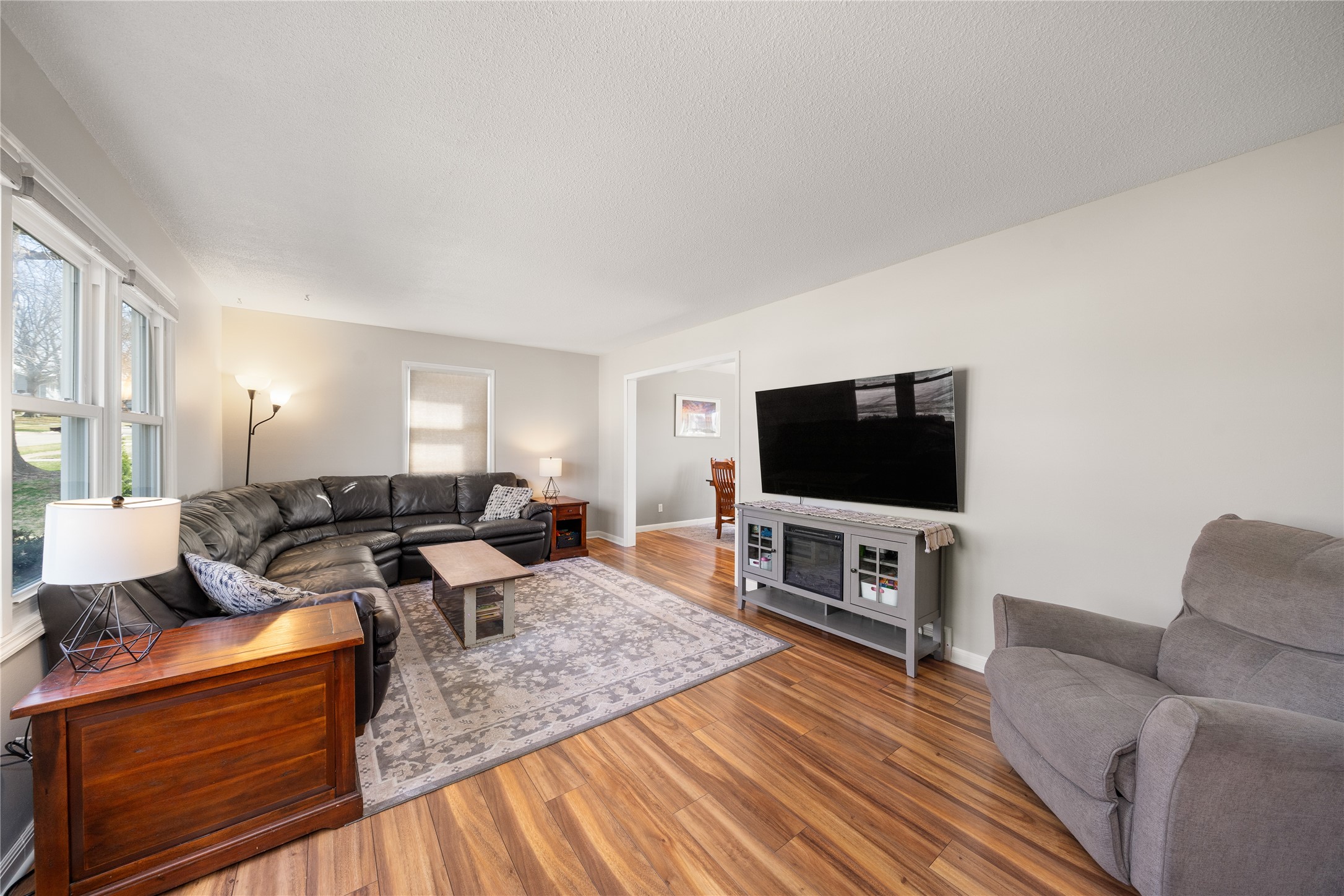 7620 Madison Avenue, Urbandale, Iowa image 2
