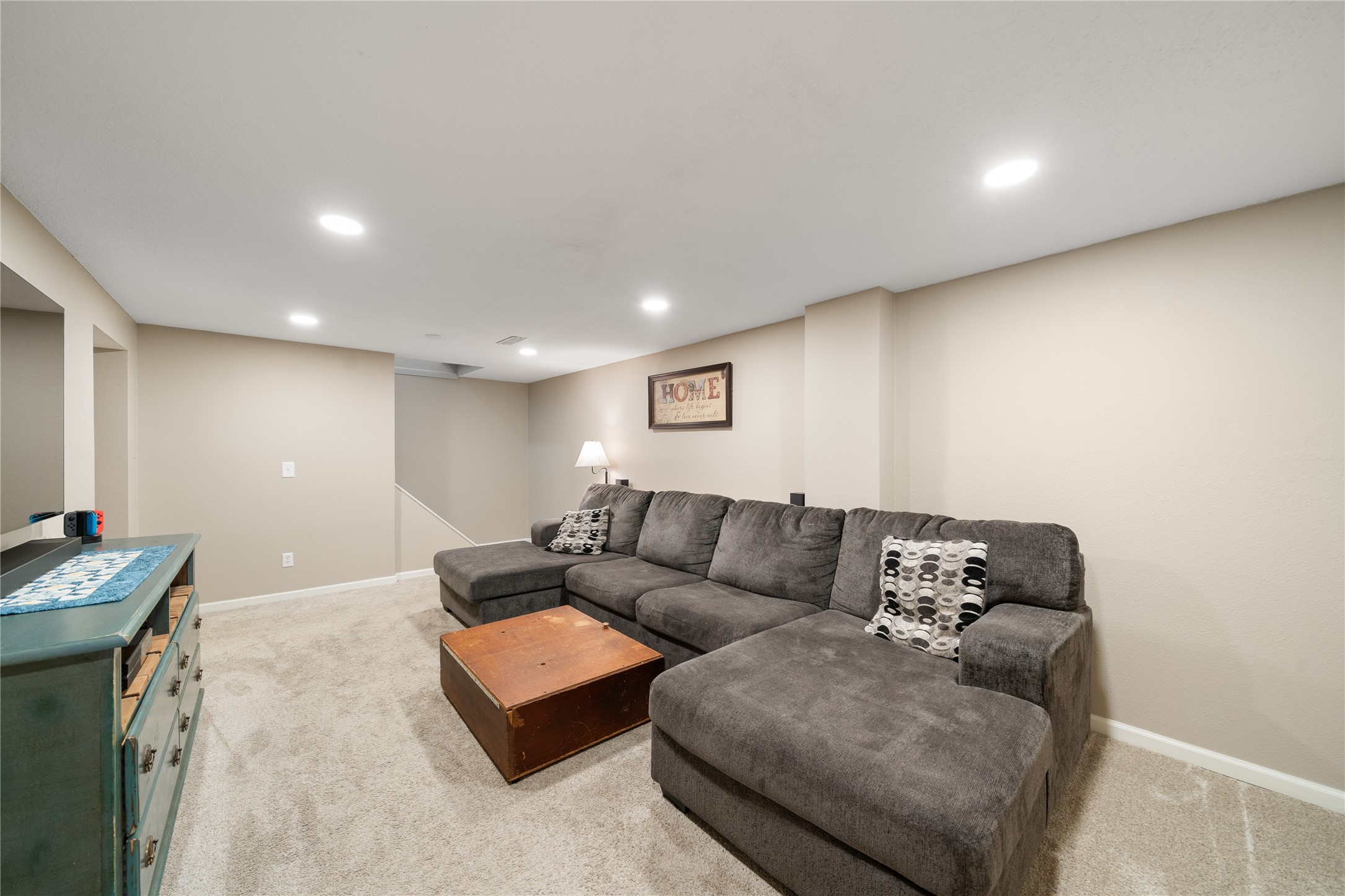 7620 Madison Avenue, Urbandale, Iowa image 21