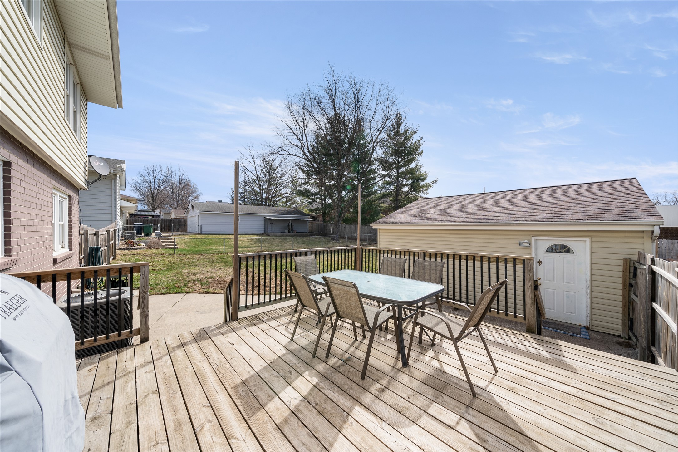 7620 Madison Avenue, Urbandale, Iowa image 26