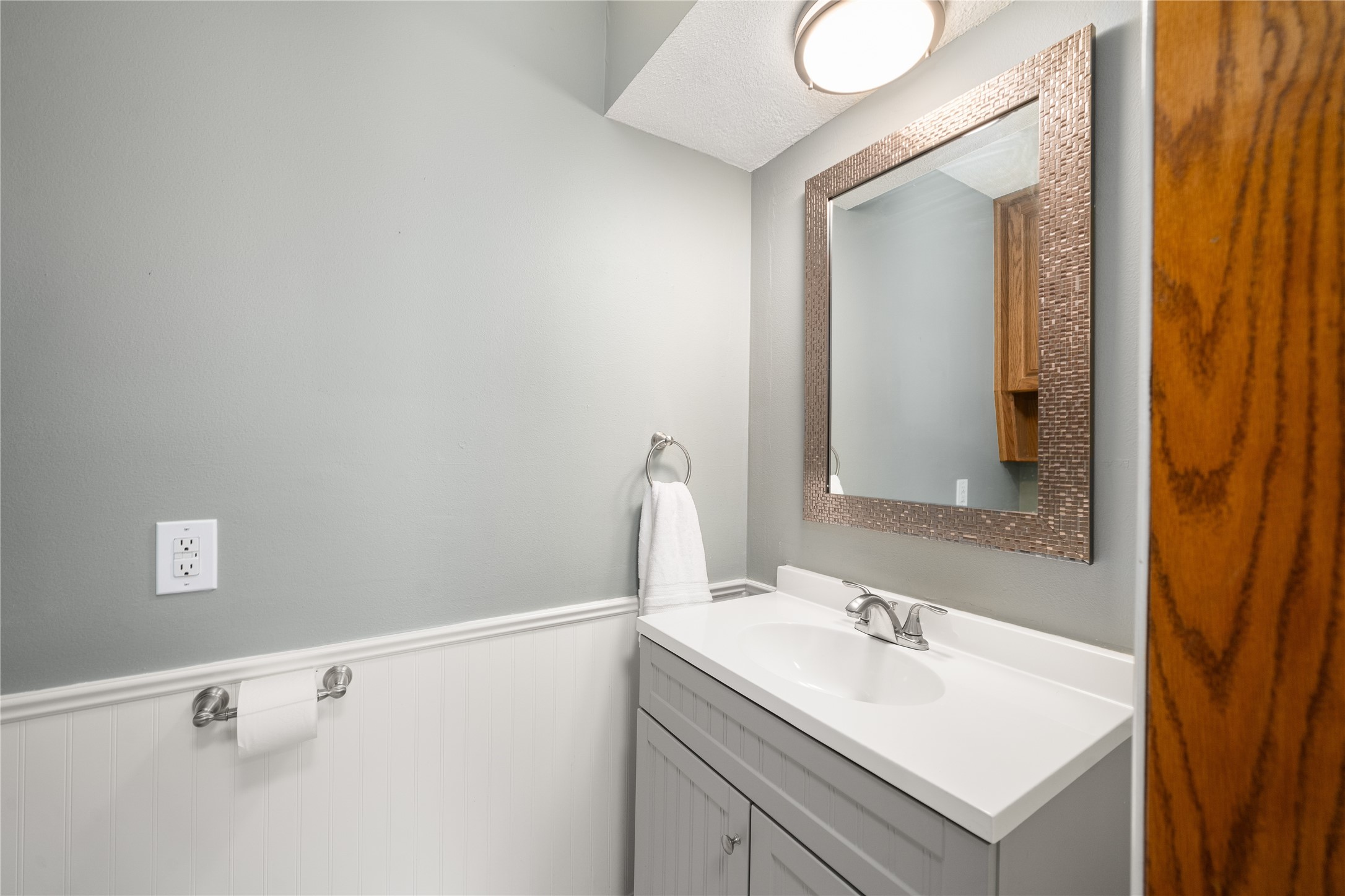 7620 Madison Avenue, Urbandale, Iowa image 13