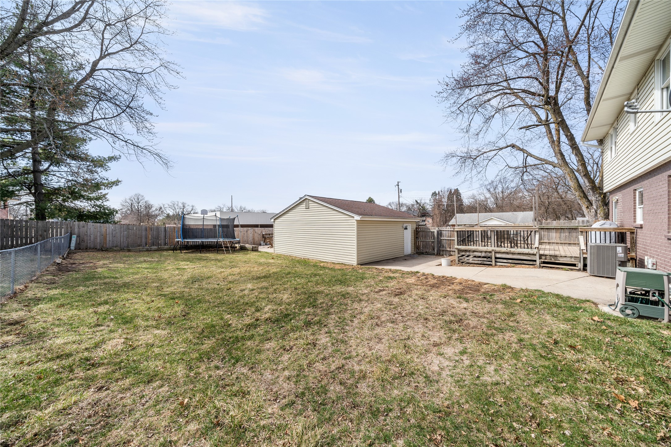 7620 Madison Avenue, Urbandale, Iowa image 30