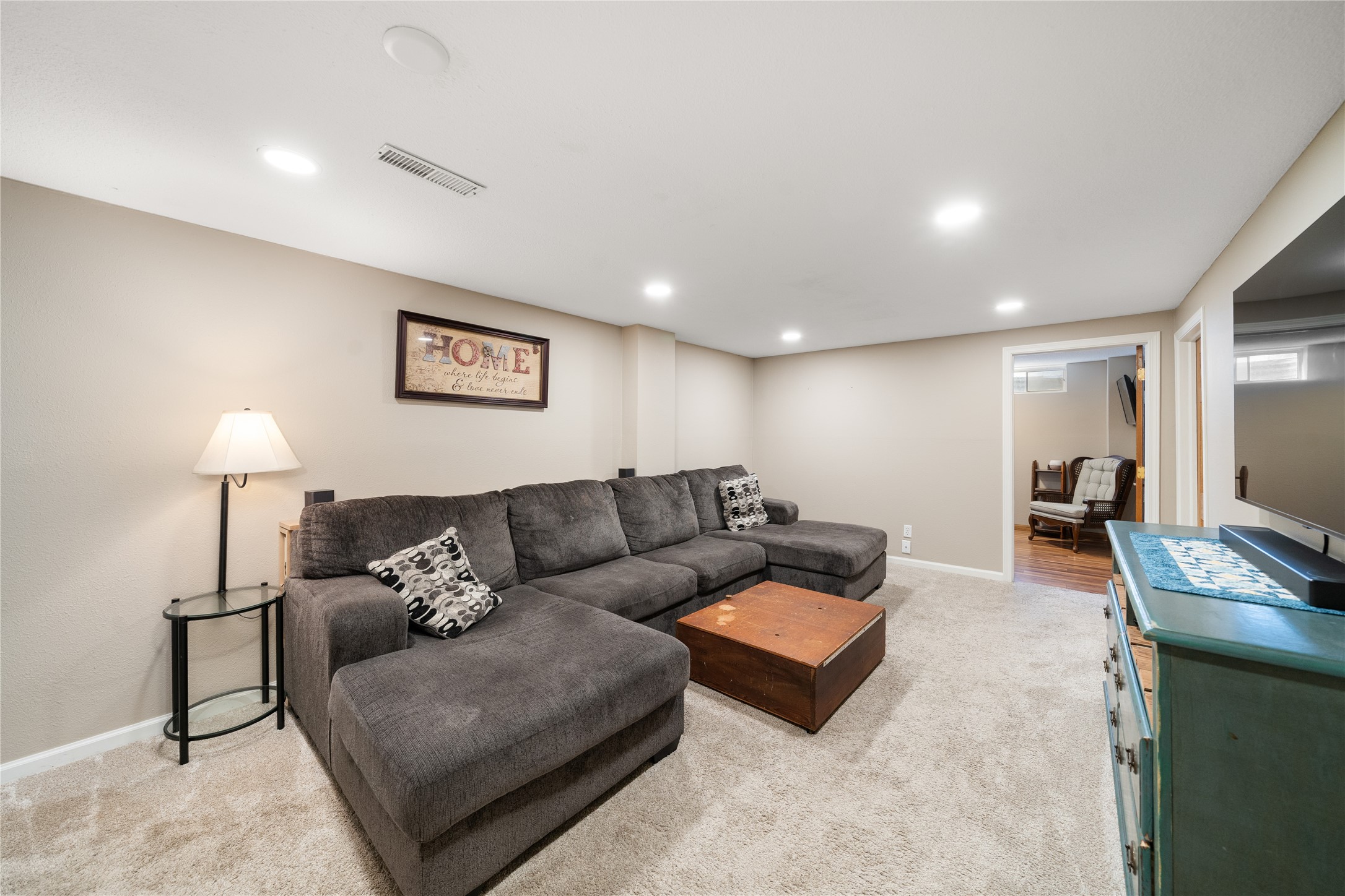7620 Madison Avenue, Urbandale, Iowa image 22