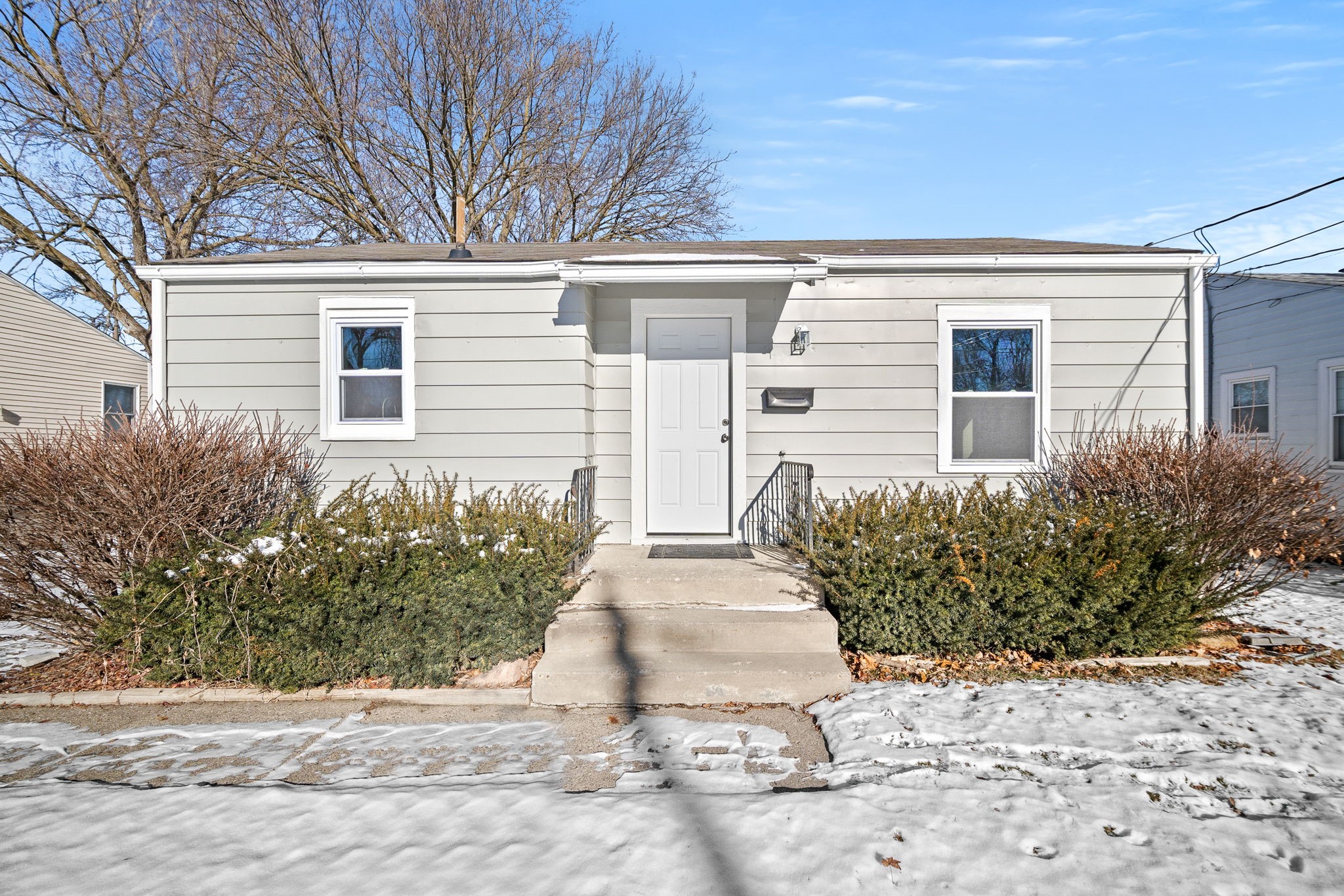 5705 Holcomb Avenue, Des Moines, Iowa image 2