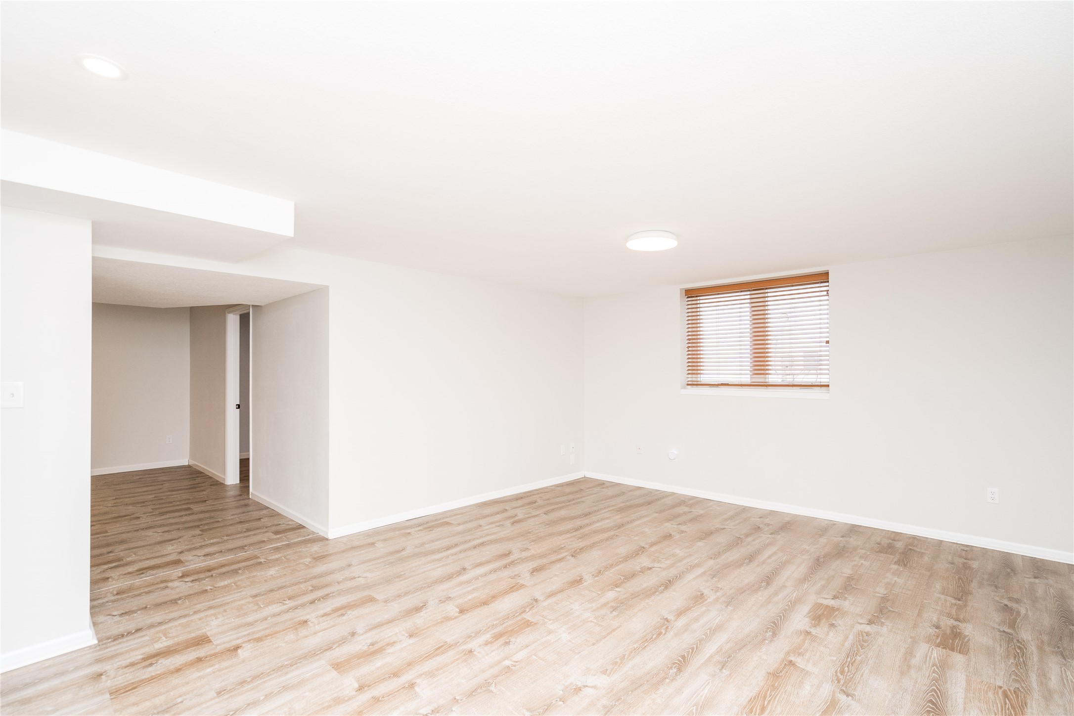 8121 Chambery Boulevard, Johnston, Iowa image 30