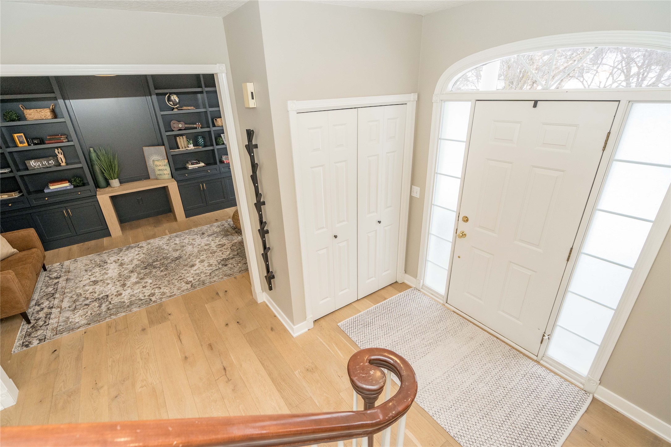8121 Chambery Boulevard, Johnston, Iowa image 3