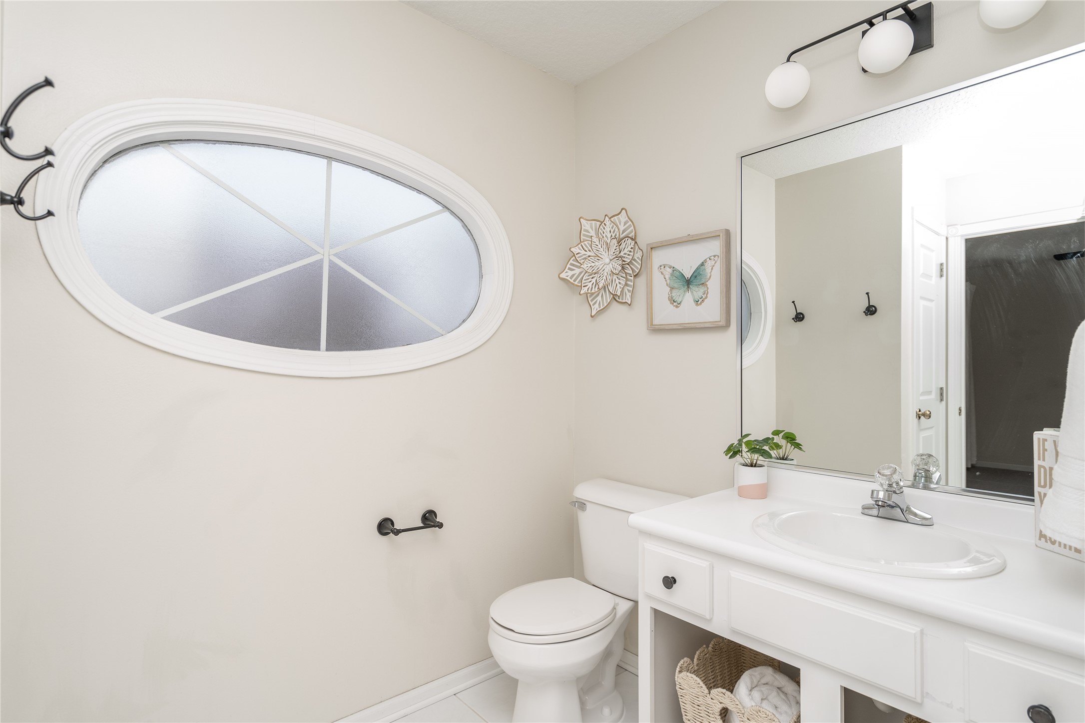 8121 Chambery Boulevard, Johnston, Iowa image 25