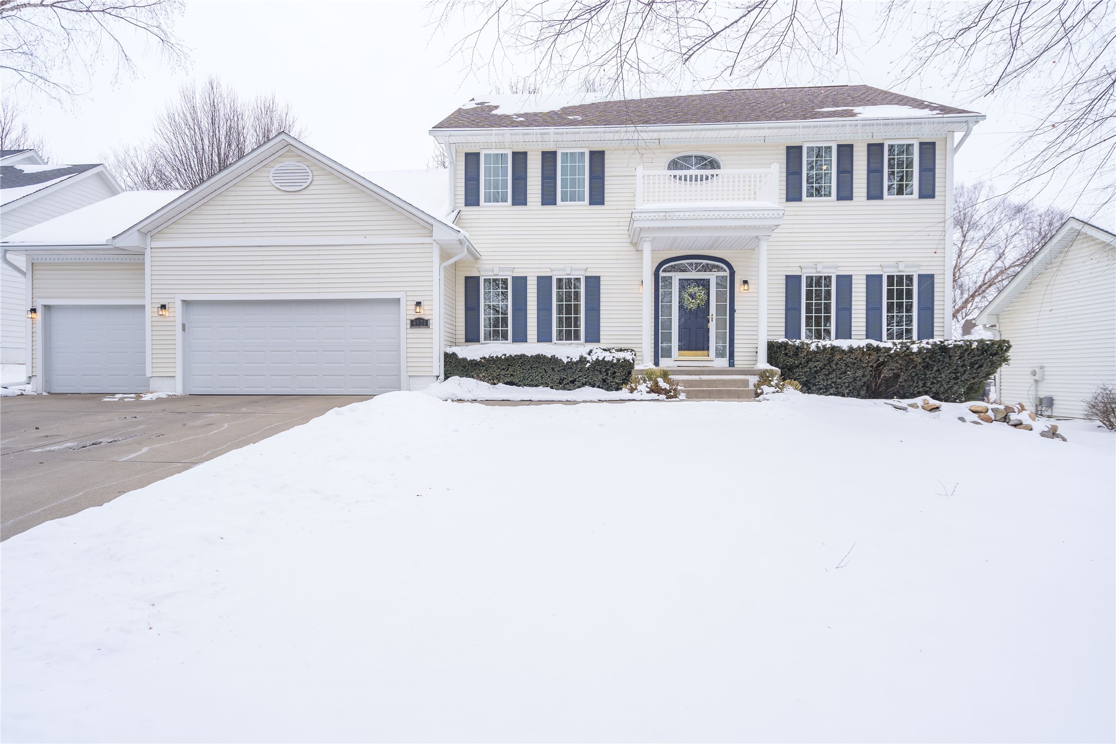 8121 Chambery Boulevard, Johnston, Iowa image 1
